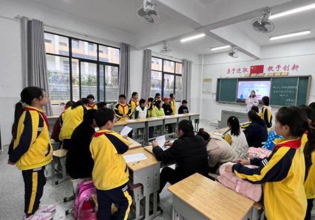 学校试点覆盖学生引导教育回归育人本源促进学生全面发展成才